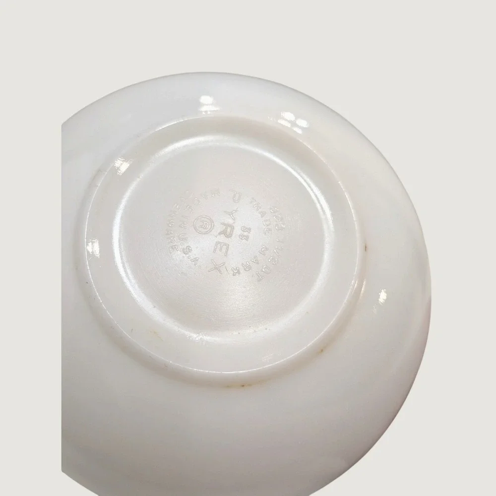 Pyrex #33 Milk Glass 3 Quart Baking Casserole Dish Oven Microwave Safe‎ Vintage